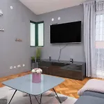 Sorelle With A Swimming Pool Villa *