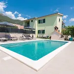 Sorelle With A Swimming Pool