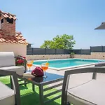 Sorelle With A Swimming Pool