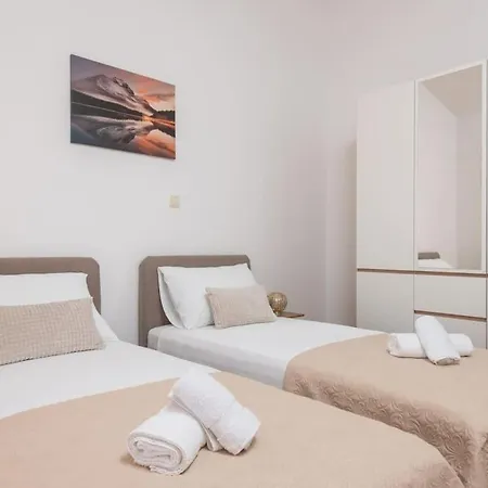 Villa Sorelle With A Swimming Pool Kastel Stari