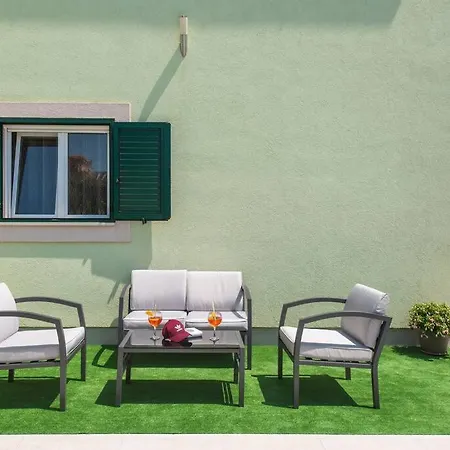 Sorelle With A Swimming Pool Villa Kastel Stari