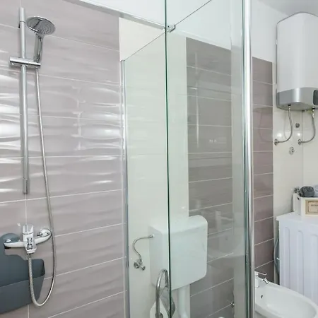 Sorelle With A Swimming Pool Villa *