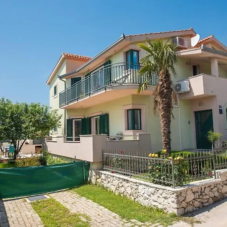 Sorelle With A Swimming Pool Villa *